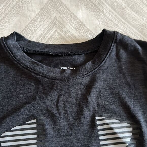 Under Armour Boys Charcoal Grey Logo T-Shirt - Picture 4 of 7